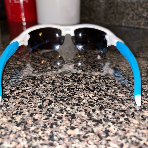 Oakley Flak 2.0 Deep Water Polarized sunglasses - Picture 3 of 6